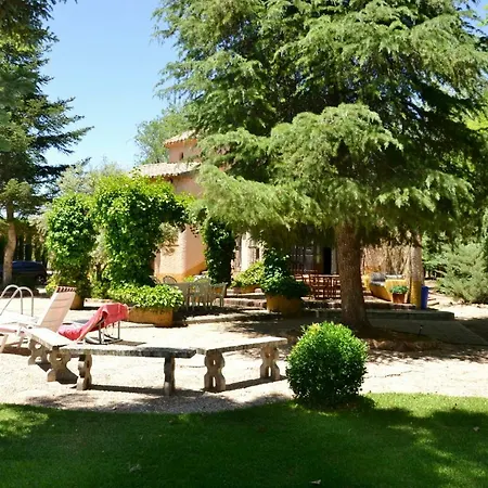 Rural En La Mancha Con Jardin Y Piscina Privados Holiday home
