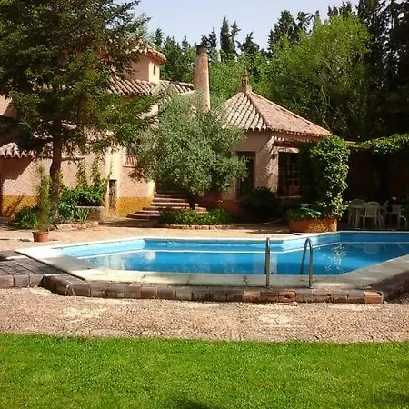 Holiday home Rural En La Mancha Con Jardin Y Piscina Privados