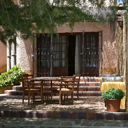 Rural En La Mancha Con Jardin Y Piscina Privados Holiday home *