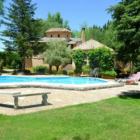 Rural En La Mancha Con Jardin Y Piscina Privados Holiday home *